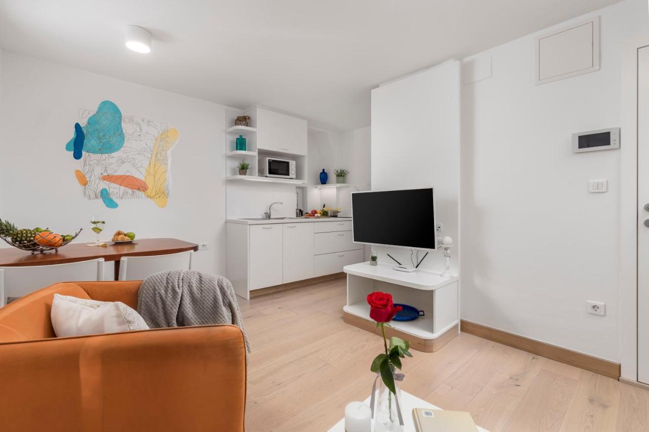Beautiful Apartment House On The Seaside Ика Экстерьер фото
