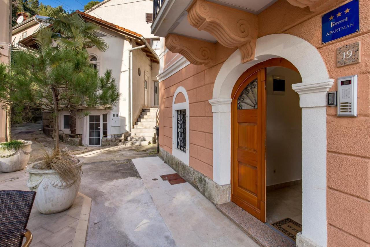 Beautiful Apartment House On The Seaside Ика Экстерьер фото