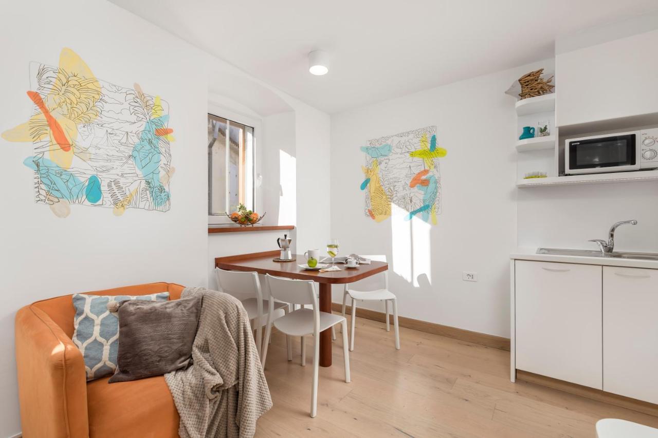 Beautiful Apartment House On The Seaside Ика Экстерьер фото